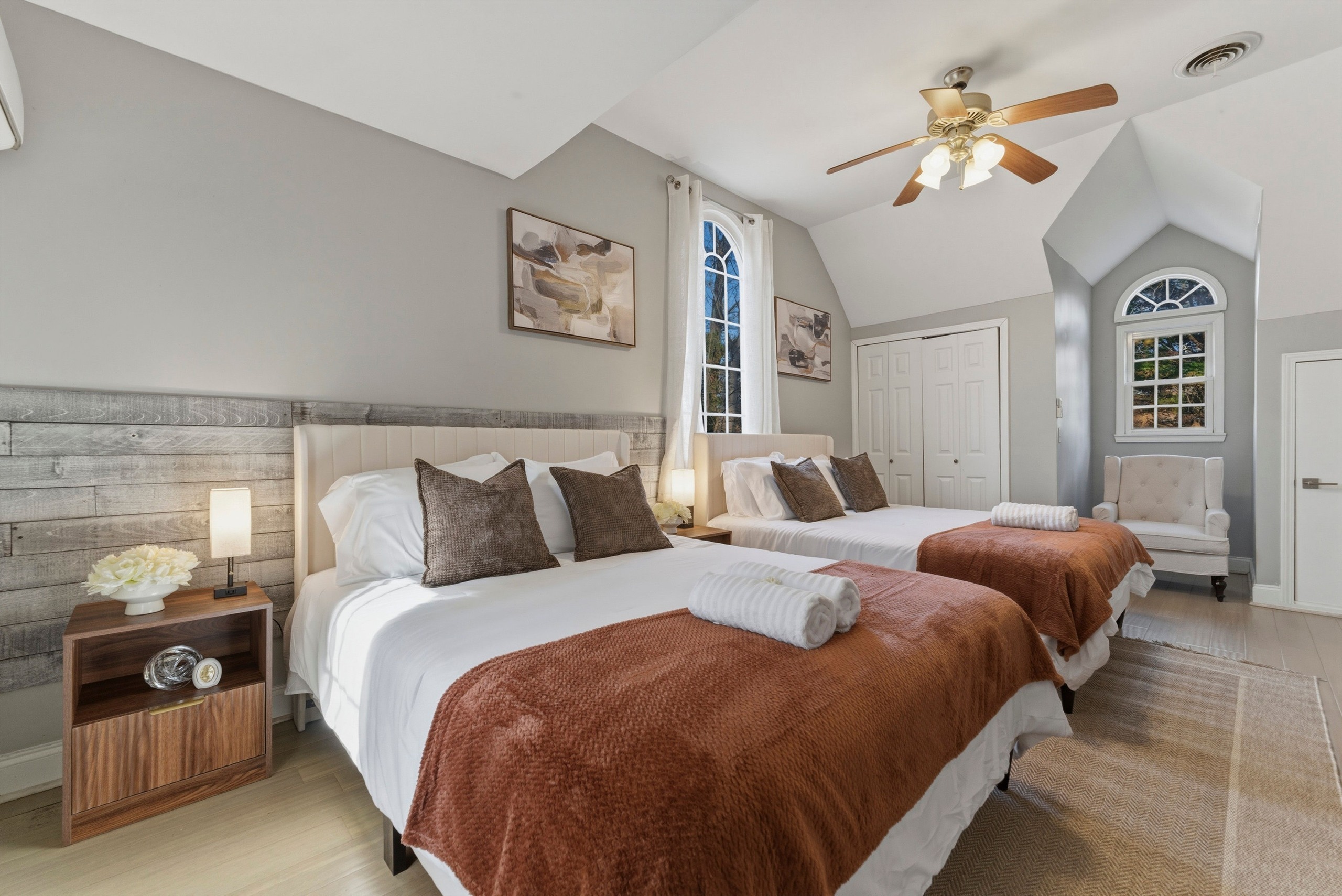 Team room with multiple beds for coordinated workforce stays